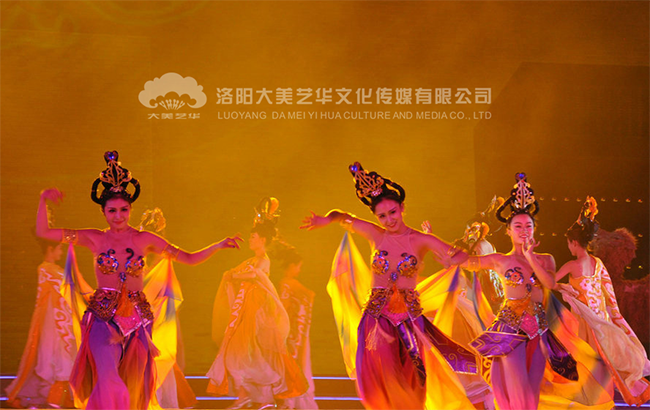 第36屆中國洛陽牡丹文化節(jié)開幕式現(xiàn)場，《隋唐洛陽城》篇章歌舞演出